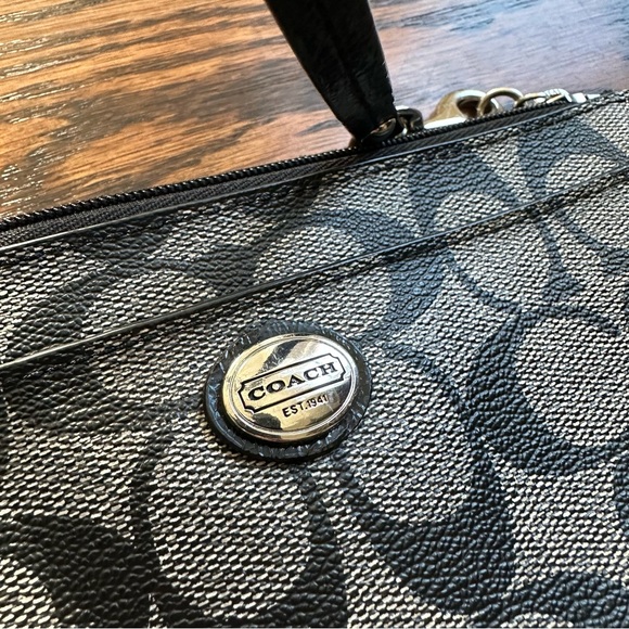 Coach Wristlet - Picture 6 of 6